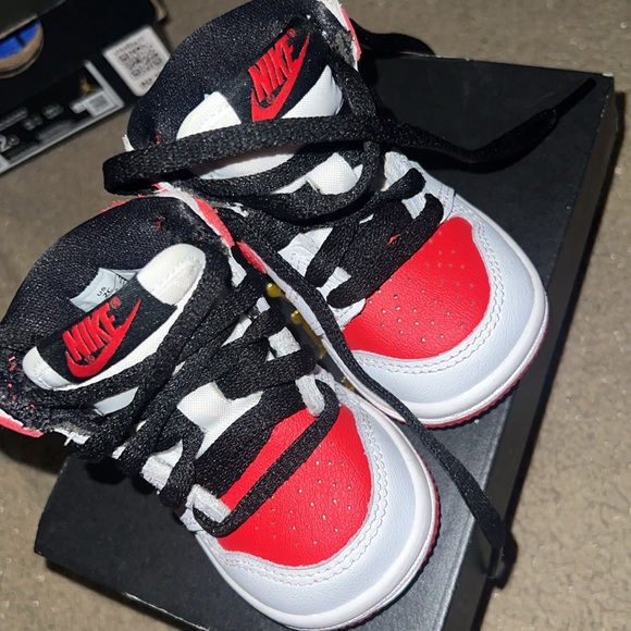 Baby Jordan 1s - Picture 3 of 3